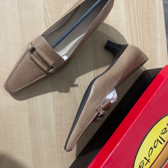 Talbots shoes/Classic - Picture 3 of 4